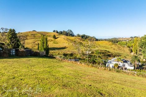 Photo of property in 10 Skelton Crescent, Paparoa, 0571