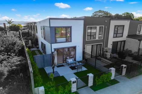 Photo of property in 8 Patariki Way, Beach Haven, Auckland, 0626