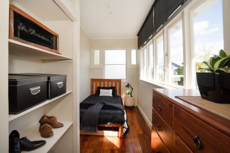 Photo of property in 21 Burns Avenue, Takaro, Palmerston North, 4412