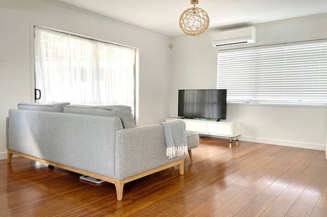 Photo of property in 17 Caspian Close, New Lynn, Auckland, 0600