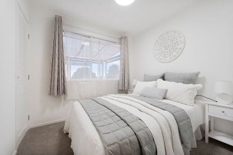 Photo of property in 92 Gallony Avenue, Massey, Auckland, 0614