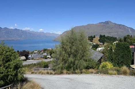 Photo of property in 30 Greenstone Place, Fernhill, Queenstown, 9300