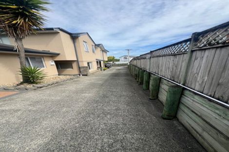 Photo of property in 19 East Coast Road, Milford, Auckland, 0620