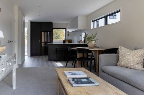 Photo of property in 2/2 Everard Street, Somerfield, Christchurch, 8024