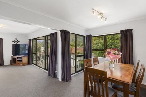 Photo of property in 27a Tawhai Street, Stokes Valley, Lower Hutt, 5019