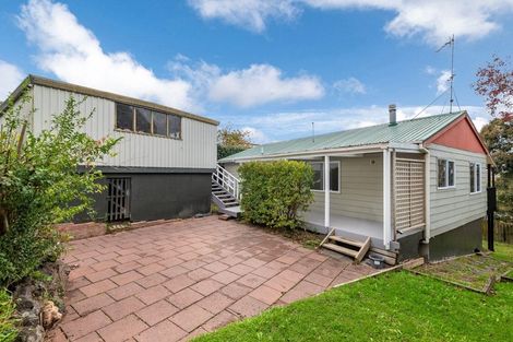 Photo of property in 2/7 Taurus Crescent, Beach Haven, Auckland, 0626