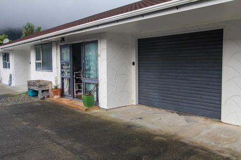 Photo of property in 2/43 Leighton Avenue, Waiwhetu, Lower Hutt, 5010