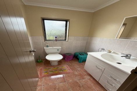 Photo of property in 7a Boeing Place, Goodwood Heights, Auckland, 2105