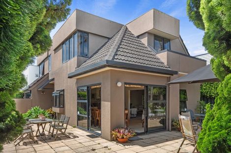 Photo of property in 1/43 Milford Road, Milford, Auckland, 0620