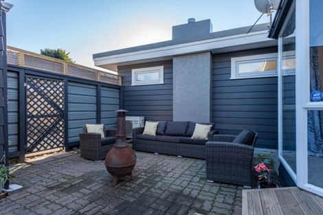 Photo of property in 18 Kowhai Grove, Raumati Beach, Paraparaumu, 5032