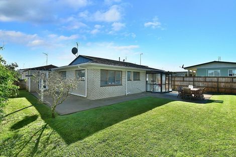 Photo of property in 2/92 Florence Avenue, Orewa, 0931