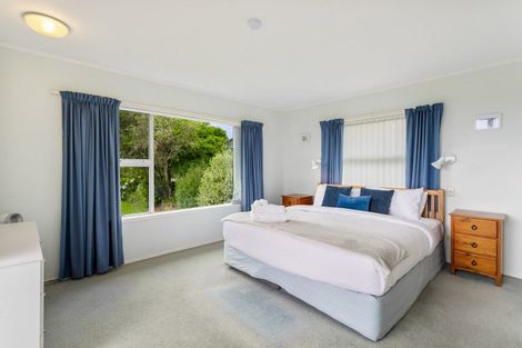 Photo of property in 23 Roberts Road, Matakatia, Whangaparaoa, 0930