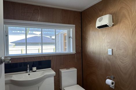 Photo of property in 126 Main Road, Waikanae, 5036