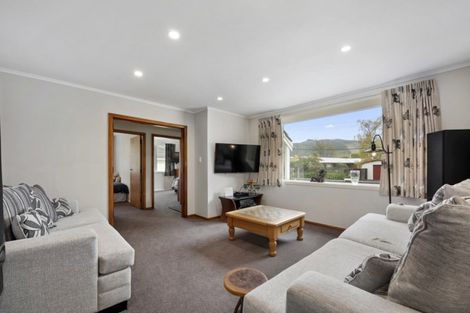 Photo of property in 52 Heretaunga Square, Silverstream, Upper Hutt, 5019