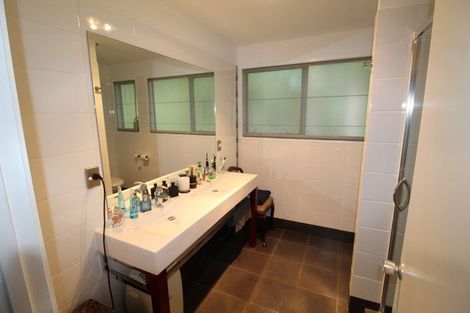 Photo of property in 5 Kaurimu Rise, Titirangi, Auckland, 0604