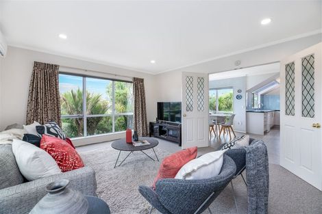 Photo of property in 31 Jubaea Place, Henderson, Auckland, 0610