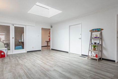 Photo of property in 103 Hillcrest Road, Raumati Beach, Paraparaumu, 5032