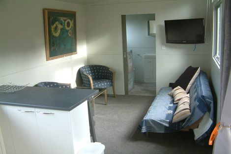 Photo of property in 14 St Peters Street, Northcote, Auckland, 0627