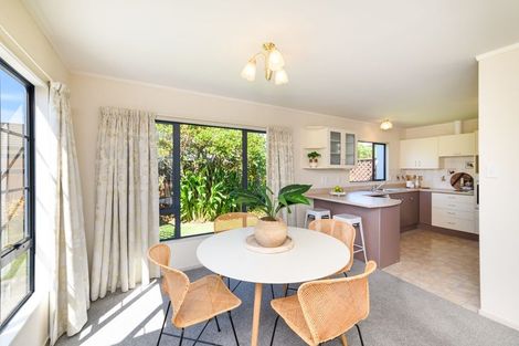 Photo of property in 1 Logan Place, Kelvin Grove, Palmerston North, 4414