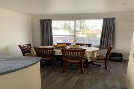 Photo of property in 2 Lansdown Place, Papakura, 2110