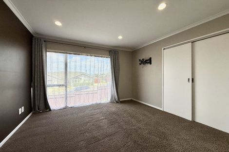 Photo of property in 2 Opurere Grove, Tirohanga, Lower Hutt, 5010