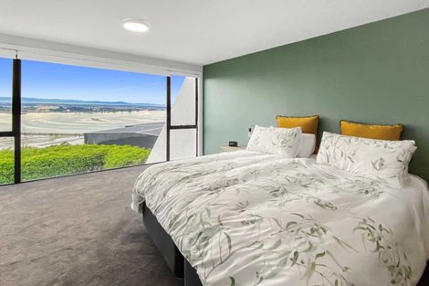 Photo of property in 11b Inverness Lane, Redcliffs, Christchurch, 8081