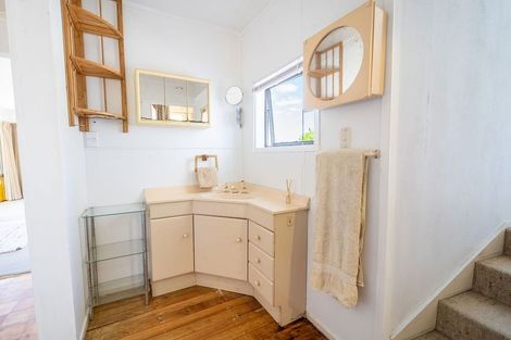 Photo of property in 13 Harbour View Road, Omokoroa, 3114