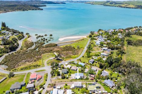 Photo of property in 9 Sandy Beach Road, Tinopai, Matakohe, 0593