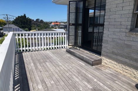Photo of property in 2/12 Bungalow Avenue, Point Chevalier, Auckland, 1022