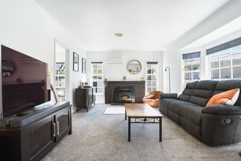 Photo of property in 10 Jarmey Place, Mangakakahi, Rotorua, 3015