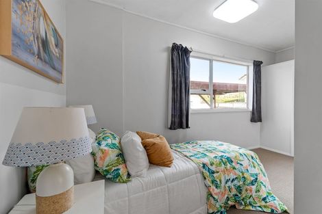 Photo of property in 60a Waimumu Road, Massey, Auckland, 0614