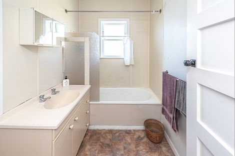 Photo of property in 2a Kings Avenue, Gonville, Whanganui, 4501