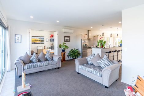 Photo of property in 272 Alec Craig Way, Gulf Harbour, Whangaparaoa, 0930