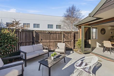 Photo of property in 3/118a Sawyers Arms Road, Northcote, Christchurch, 8052