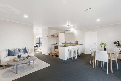 Photo of property in 8 Samara Place, Clendon Park, Auckland, 2103