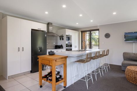 Photo of property in 142 Longview Drive, Papamoa Beach, Papamoa, 3118