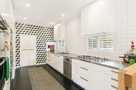 Photo of property in 8 Lochiel Road, Khandallah, Wellington, 6035