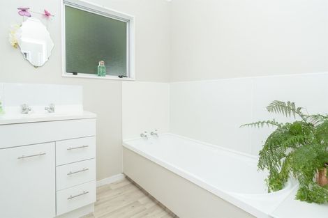 Photo of property in 28 Martelletti Road, Te Pahu, Hamilton, 3285