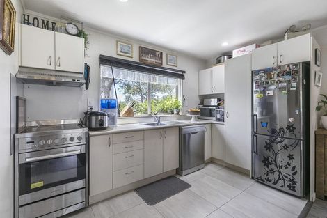 Photo of property in 17 Kora Avenue, Ranui, Auckland, 0612