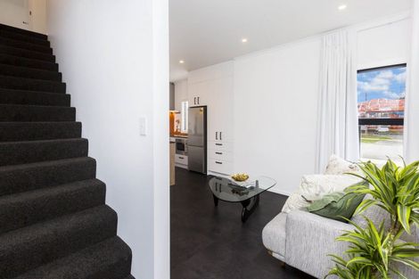 Photo of property in 2 Fitch Lane, Wallaceville, Upper Hutt, 5018