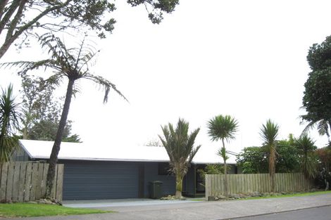 Photo of property in 73 Mcfarlane Street, Oakura, 4314