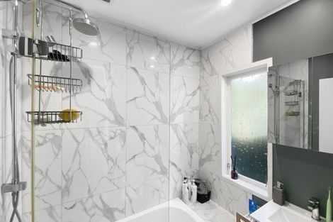 Photo of property in 28 Merriefield Avenue, Forrest Hill, Auckland, 0620