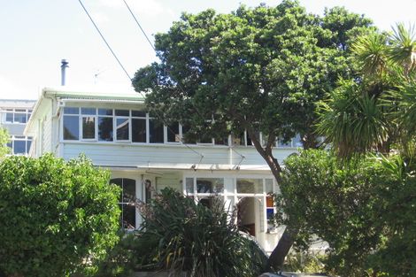 Photo of property in 74 Majoribanks Street, Mount Victoria, Wellington, 6011