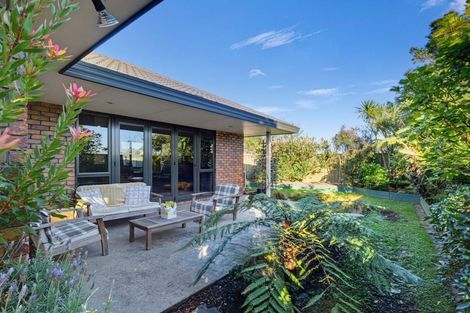 Photo of property in 28b Johnstone Drive, Fitzherbert, Palmerston North, 4410
