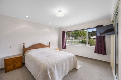 Photo of property in 2 Lowndes Place, Taradale, Napier, 4112
