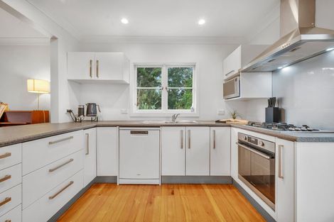 Photo of property in 24 Atkinson Road, Titirangi, Auckland, 0604