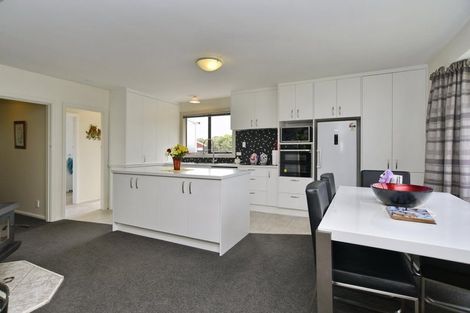 Photo of property in 11 Quebec Place, Wainoni, Christchurch, 8061