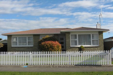 Photo of property in 6 Grey Street, Levin, 5510