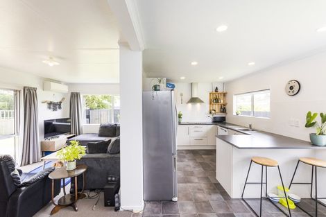 Photo of property in 10 Ashton Place, Highbury, Palmerston North, 4412