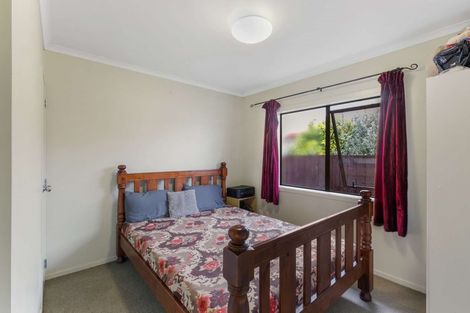 Photo of property in 22 Kittyhawk Place, Melville, Hamilton, 3206